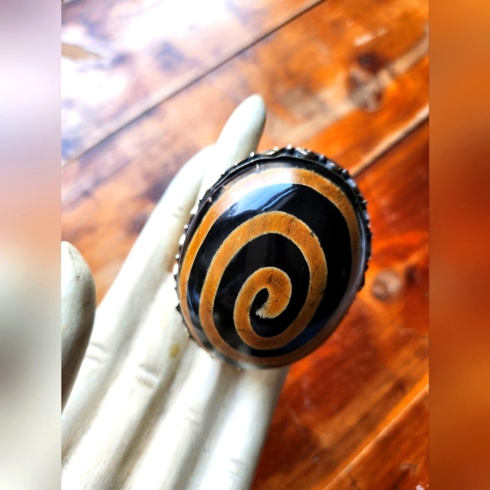 ✨️ Black and Brown Adjustable Modern Ring. Only one available ✨️